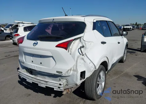 2018 Nissan Kicks S из США, поврежденный, VIN 3N1CP5CU0JL525779